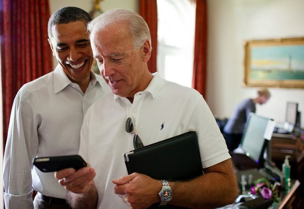 e080c_joe-biden-phone